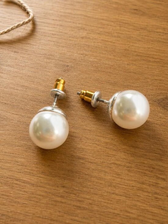 Jewelry - Silver Pearl Stud Earrings